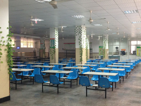 学校就餐环境